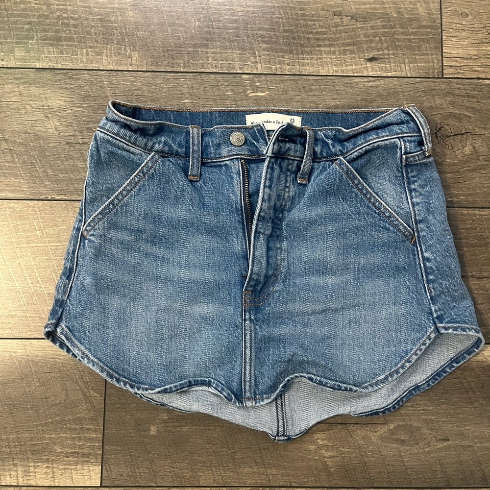 denim skirt, wavy cut